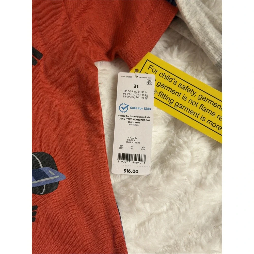 New BOYS CARTERS SZ 3T PAJAMAS RACE CAR Racing Off To Bed Snooze